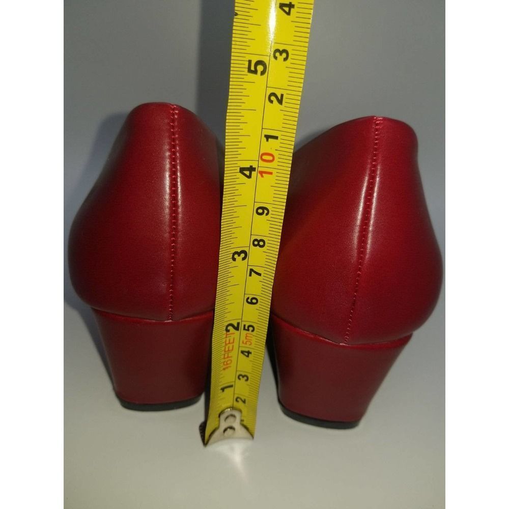 Clarks Women's Red Round-Toe Flats - Picture 4 of 5